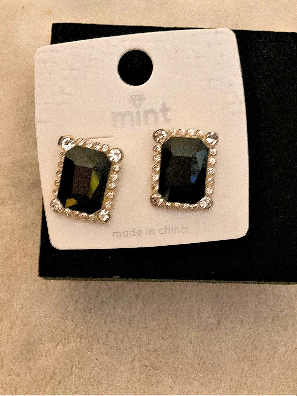 mint Black Rhinestone Stud Earrings